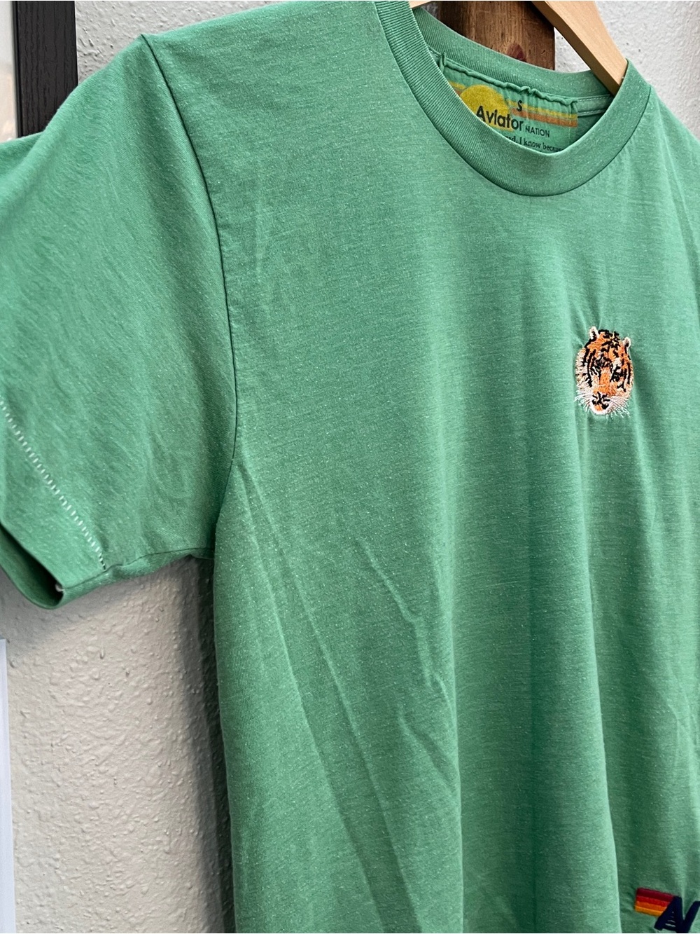 Aviator Nation Short Sleeve Crew Boyfriend Tee Tiger Patch Kelly Green Small - Picture 5 of 8